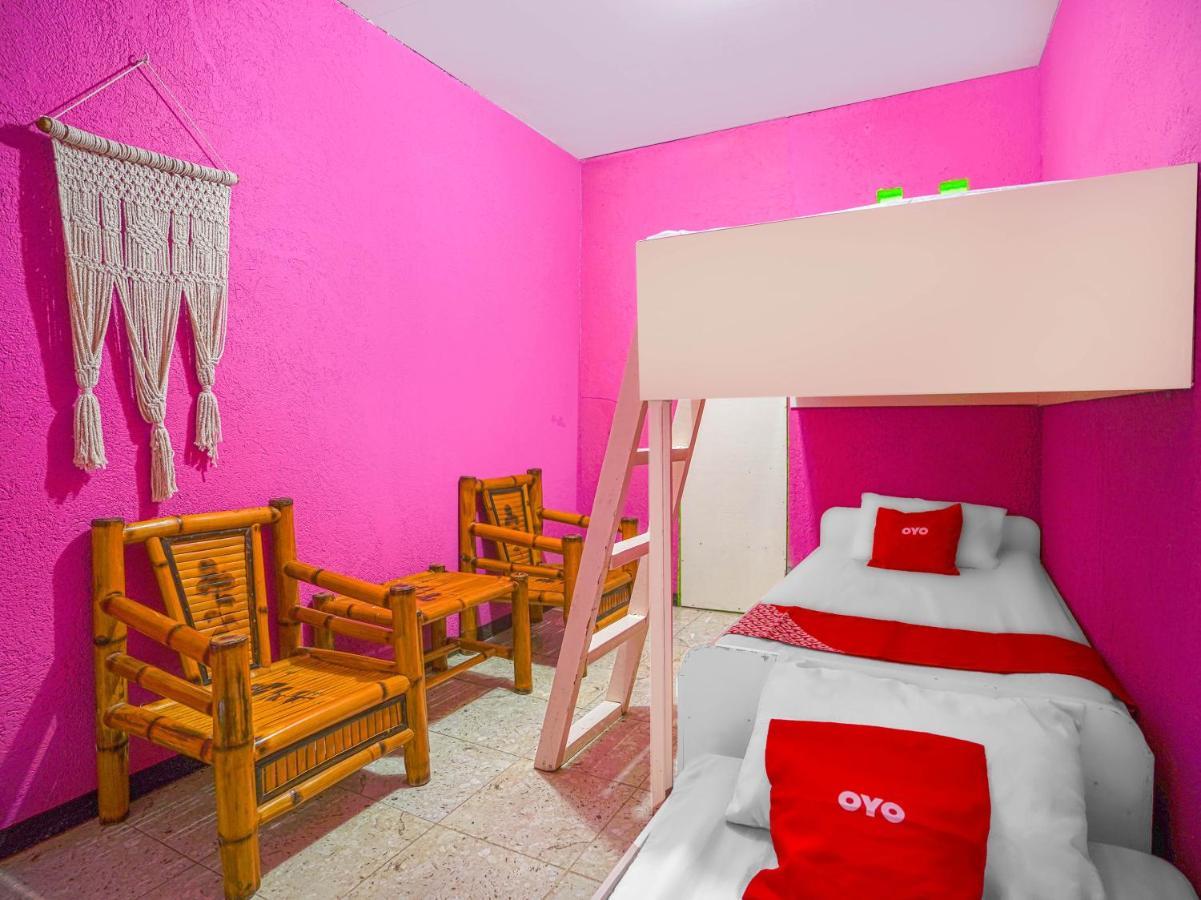 Oyo 875 Madhavi Beach Resort Balibago Экстерьер фото