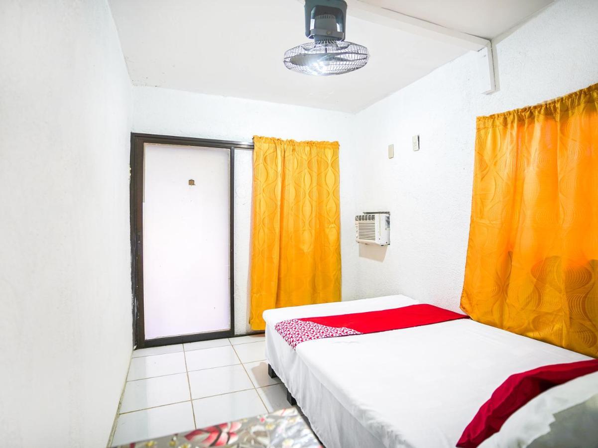 Oyo 875 Madhavi Beach Resort Balibago Экстерьер фото